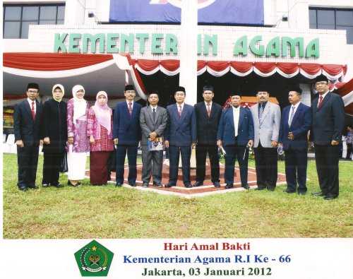 Foto Kepala Sekola Berprestasi Kemenag 2011 C